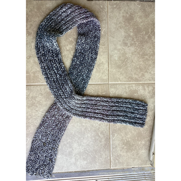 Handmade Loom Knit Gray Variegated Multi Ribbed Scarf Soft Acrylic 6.7 Ft Long - Picture 6 of 6